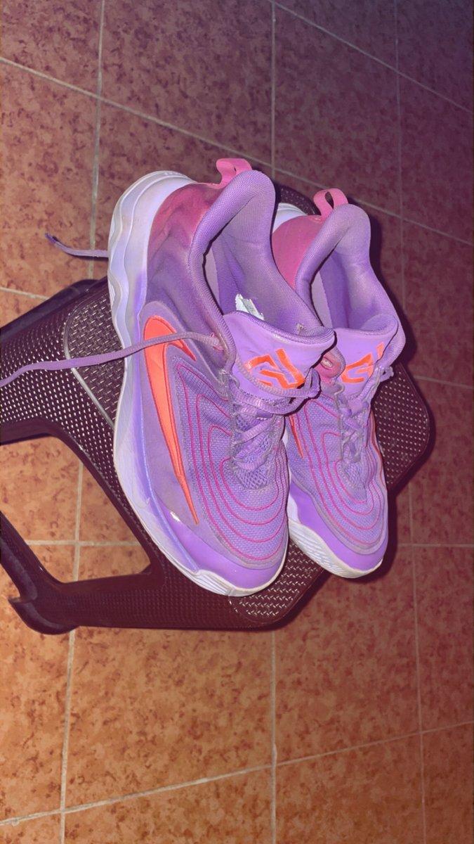 Baskettballe shoes