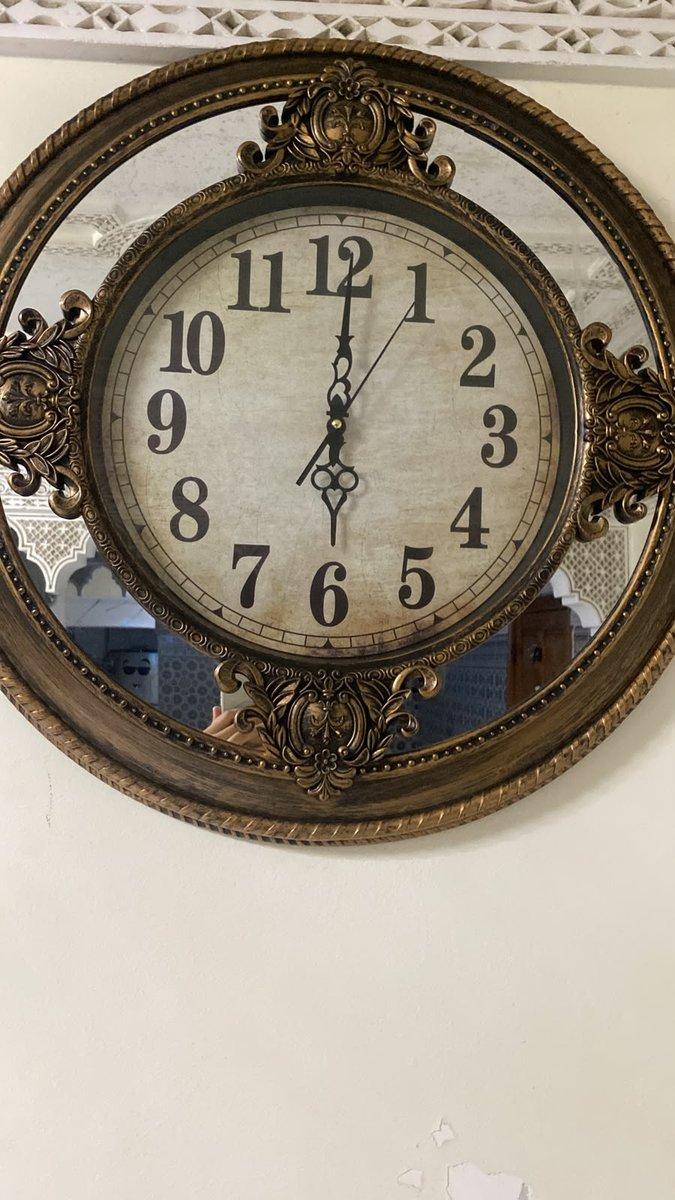 Horloge murale vintage dorée avec miroir rond assorti, 2/2